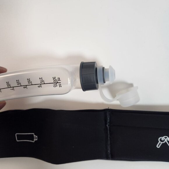 Brand New - Hydration Belt and Contoured Water Bottle (Minimizes Bouncing!) - Picture 2 of 9